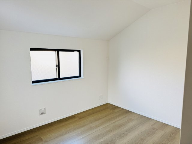 八王子市　大和田町　新築一戸建ての洋室|～2階5.25帖の洋室　2面採光で明るく風通しの良いお部屋です～