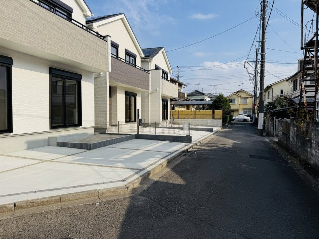 八王子市　大和田町　新築一戸建ての前面道路含む現地写真|～南4ｍ道路・西4ｍ道路に面しています～