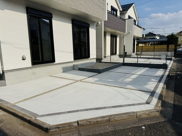 八王子市　大和田町　新築一戸建ての駐車場|～並列2台駐車可能カースペース～