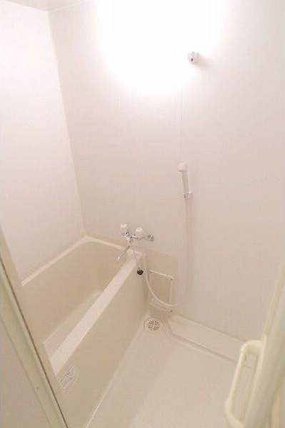 Win荒子(ウィンアラコ)の浴室