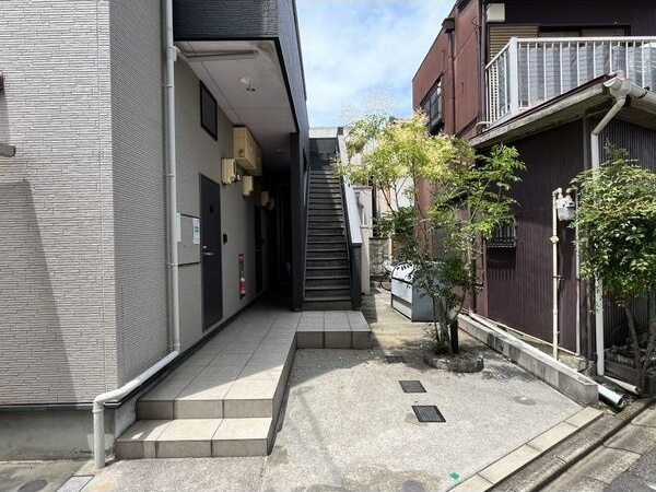 レクサス1439のエントランス|毎日通るエントランスはこのようになっています