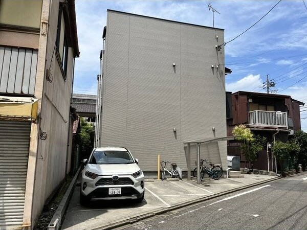 レクサス1439の駐車場|駐車場があります