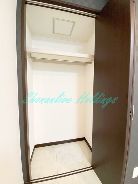 セキュリティヒルズの収納|ポール付きで使い勝手の良いクローゼット♪