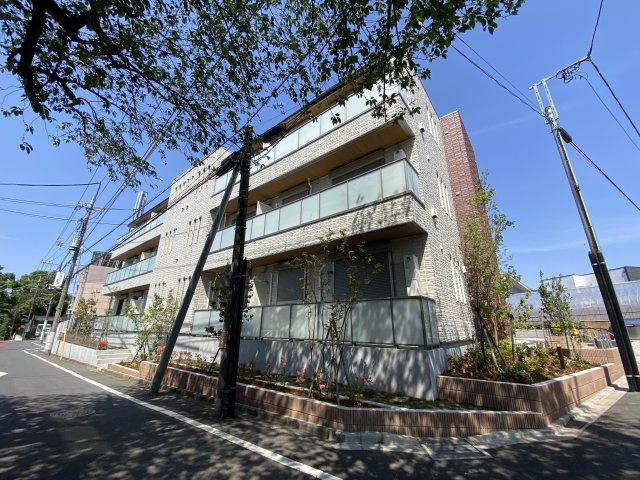 メゾン芹田駐車場の外観