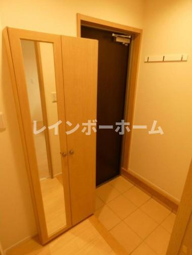 江戸川区新堀１丁目の賃貸マンションの玄関