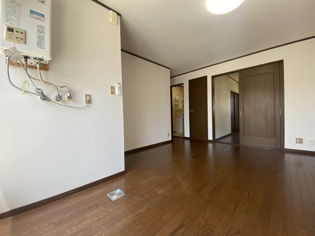 ハウスフロンティアの居間・リビング|LDK12帖