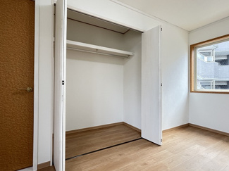 【収納】 | 南区若松4丁目 中古戸建 | 洋室6.8帖収納部分