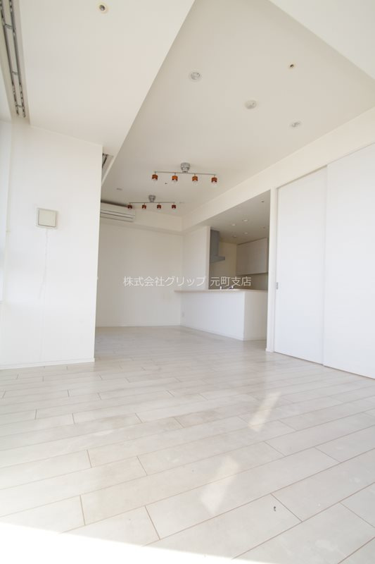 メトロタワー山下町の居間・リビング