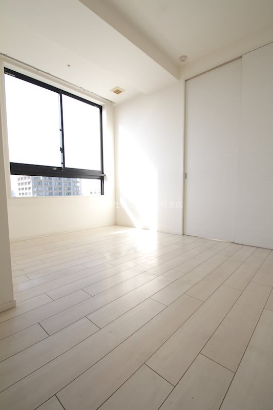 メトロタワー山下町の洋室