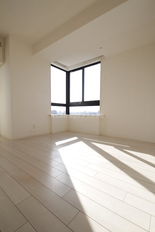 メトロタワー山下町の洋室