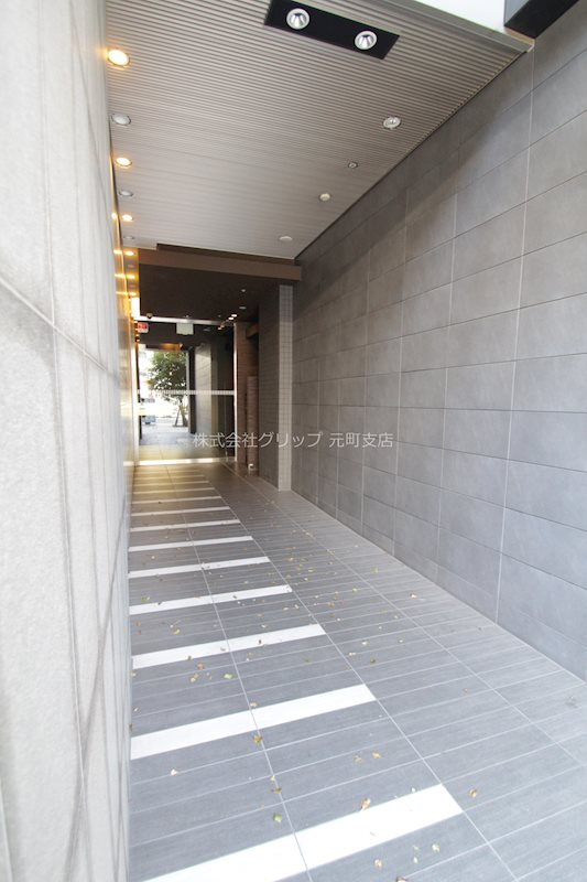 メトロタワー山下町のエントランス