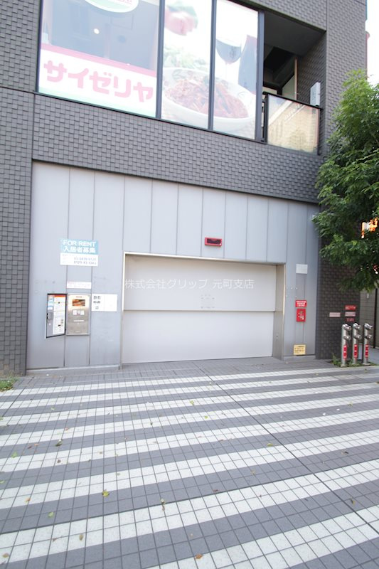 メトロタワー山下町の駐車場