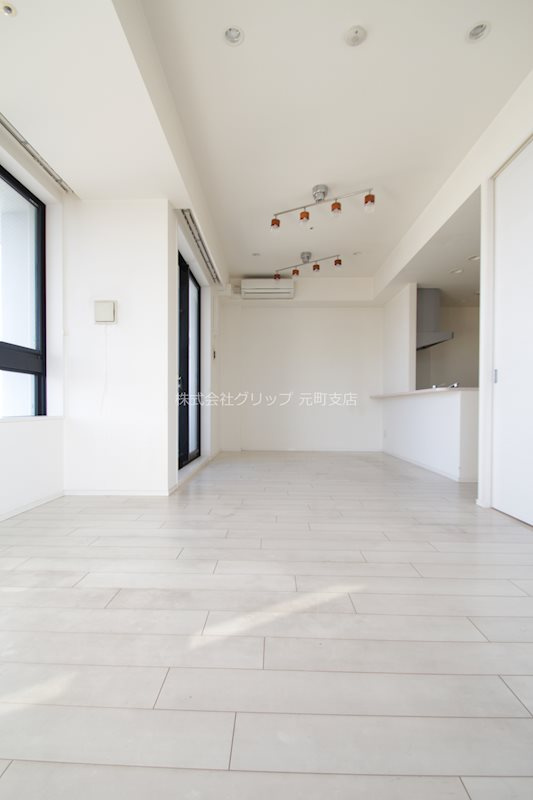 メトロタワー山下町の居間・リビング