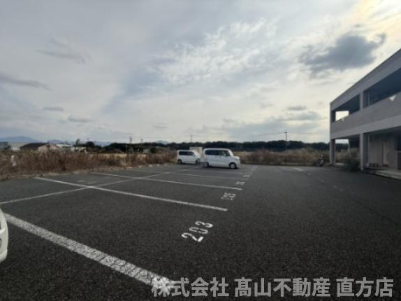 プランドール・ゼットの駐車場