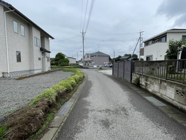 新築戸建・新築建売　大泉町寄木戸第18　西小・西中の前面道路含む現地写真