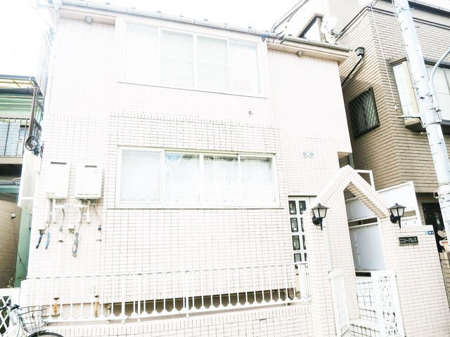 ニューパレスの外観|外観は落ち着いています