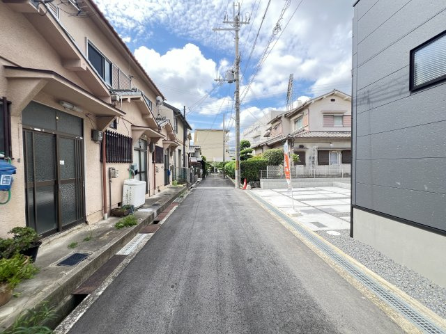 香芝市下田西３期の前面道路含む現地写真