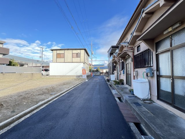 香芝市下田西３期の前面道路含む現地写真