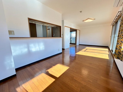 【居間・リビング】 | ロータリーマンション大津京ソルジャンテ