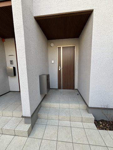 ＣＯＭＦＯＲＴ　ＦＯＲＥＳＴ．翠の玄関