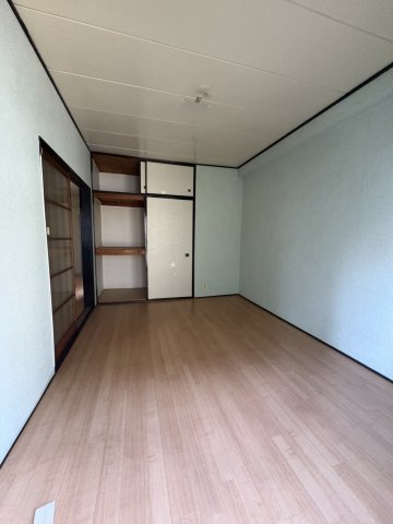 第一岸マンションの洋室|明るい洋室です