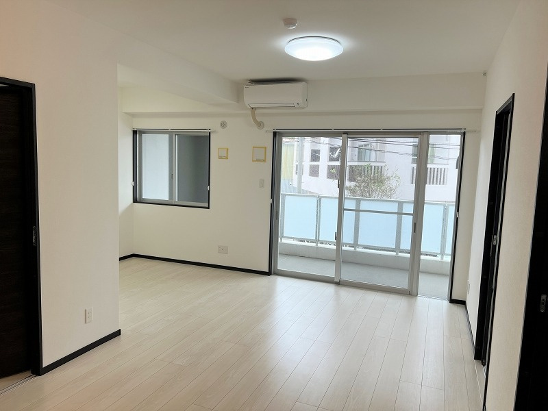 プレミアムコート与儀第二の居間・リビング|プレミアムコート与儀第二｜アイランドリゾート沖縄