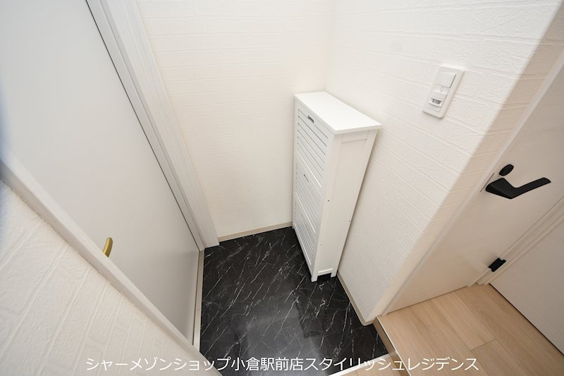 THE MARKS WAYの玄関