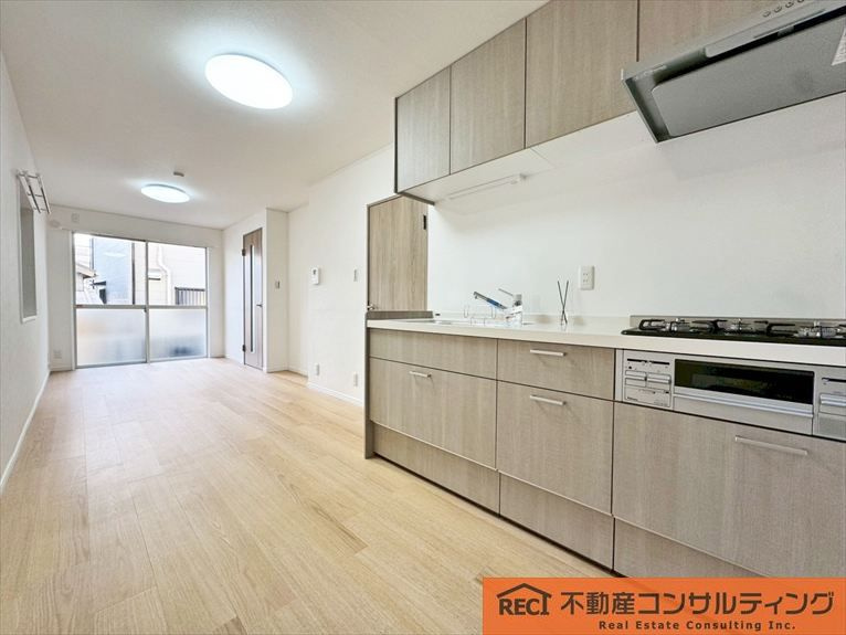 神戸市灘区岩屋中町1丁目　中古戸建の居間・リビング