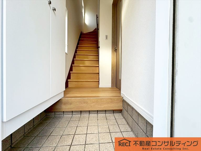 神戸市灘区岩屋中町1丁目　中古戸建の玄関