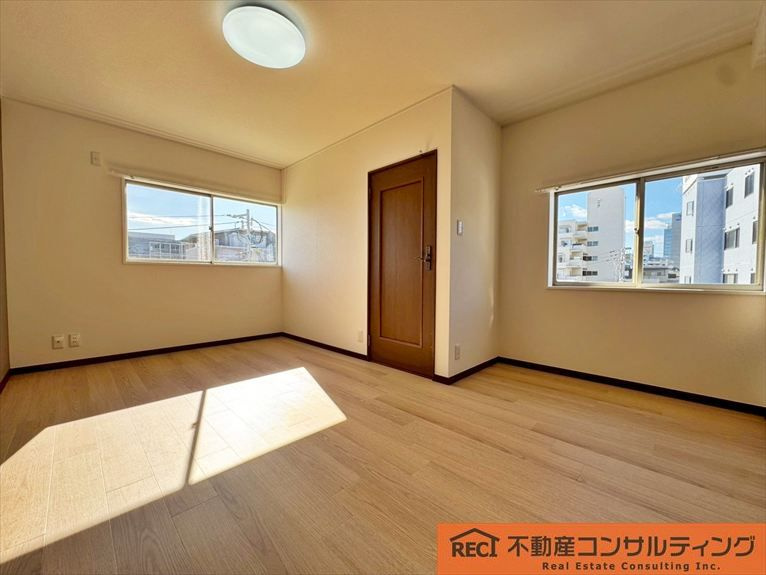 神戸市灘区岩屋中町1丁目　中古戸建の洋室