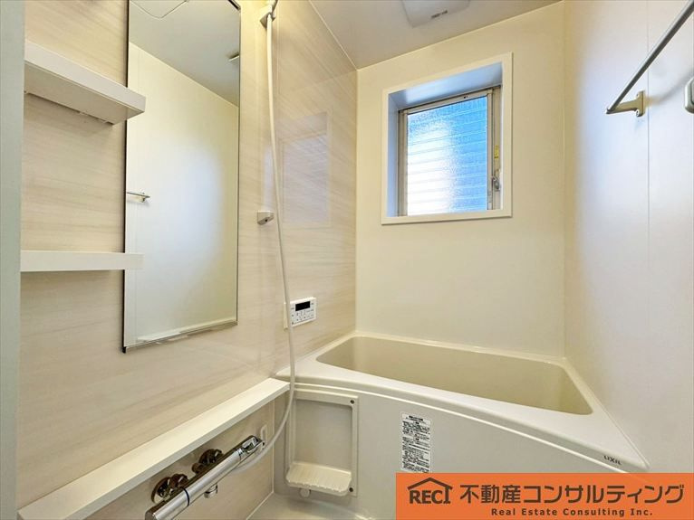 神戸市灘区岩屋中町1丁目　中古戸建の浴室|家事動線がスムーズな1階リビング