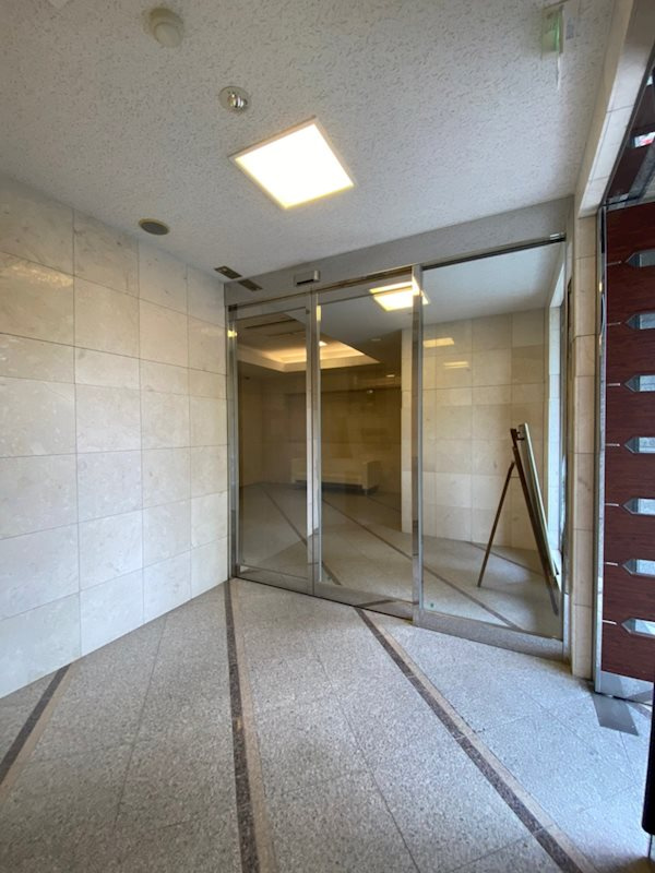 リーガル靭公園南のロビー|清潔なロビーです