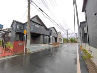 【前面道路含む現地写真】 | 完成（撮影：26/05/21）