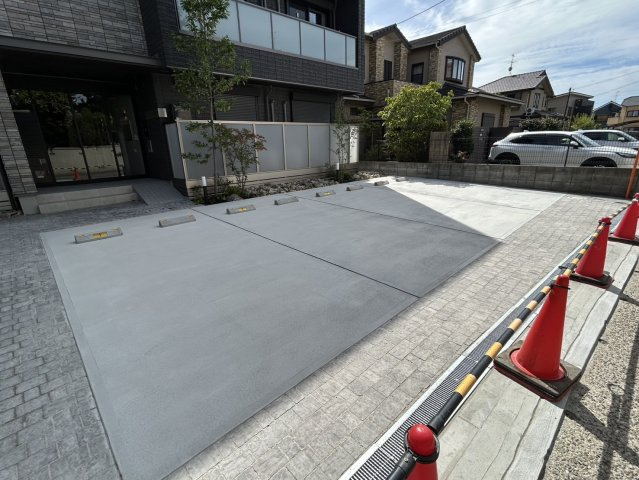 シャーメゾン　新大宮の駐車場