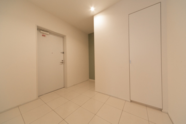 トレステージ四谷の玄関|※写真は同タイプ住戸です。