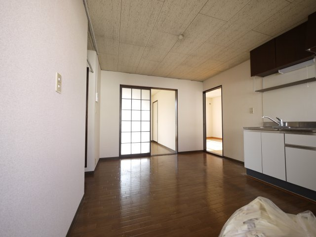 あすかヒルズの居間・リビング|使いやすい居間です