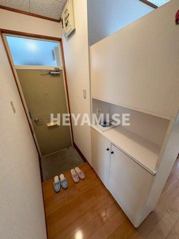 片山ハイツA棟の玄関