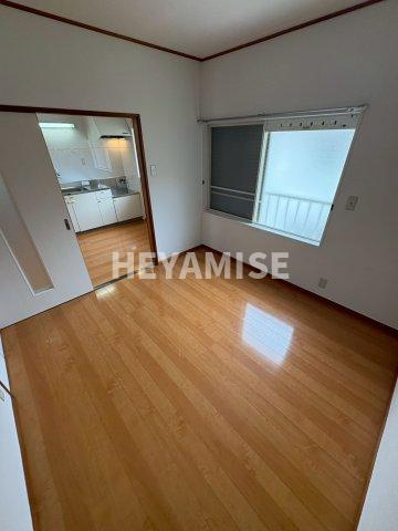 片山ハイツA棟の居間・リビング