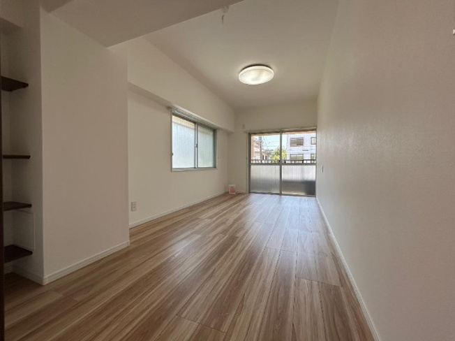 【洋室】 | 成増第３シャトレ | 一日の疲れをいやしてくれる寝室。時を忘れて過ごす場所として過ごせるお部屋。