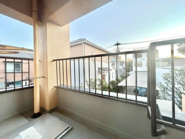 【バルコニー】 | 成増第３シャトレ | 南向きで採光良好なバルコニー