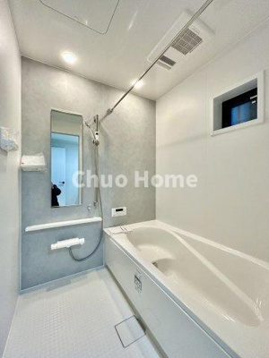 【浴室】 | 葛飾区水元1丁目新築分譲住宅 | 【バスルーム】暖房換気乾燥機付きシステムバスルーム。暖房・冷風・換気・乾燥など、毎日を快適に過ごせるうれしい機能が揃っています。雨の日の洗濯物も安心です。