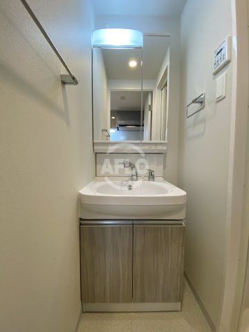 フォーリアライズ阿波座WESTの独立洗面台|フォーリアライズ阿波座ウエスト　独立洗面台