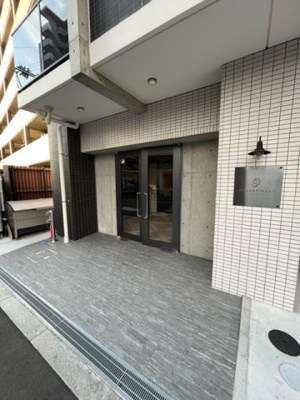 【エントランス】 | グランステディ城東中央