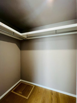 【収納】 | 今福スカイハイツ | お洋服の管理がしやすくなるウォークインクローゼット。