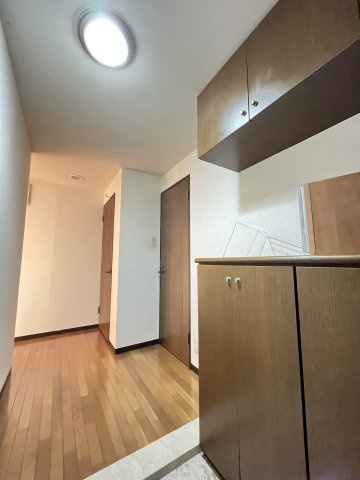 ライオンズマンション岐阜則武【2階】の玄関|収納