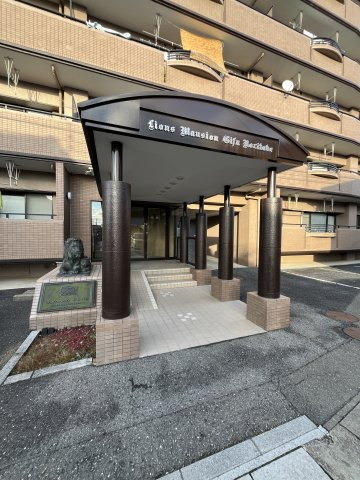 ライオンズマンション岐阜則武【2階】のエントランス