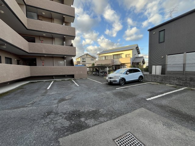 ライオンズマンション岐阜則武【2階】の駐車場