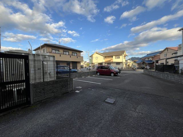 ライオンズマンション岐阜則武【2階】の駐車場