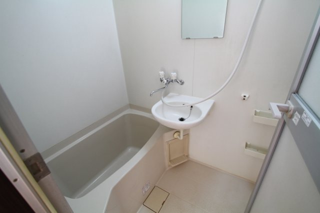 コーポエフ　駅近　角部屋　二人入居相談の浴室