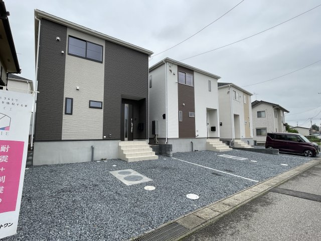 新築戸建・新築建売　大泉町寄木戸第18　西小・西中の駐車場